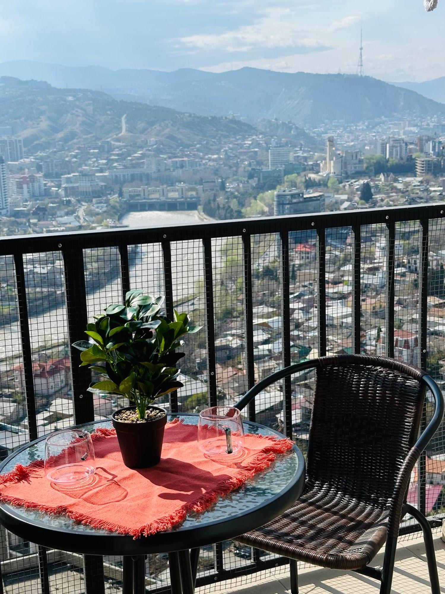 Twins Tower Leilighet Tbilisi Eksteriør bilde